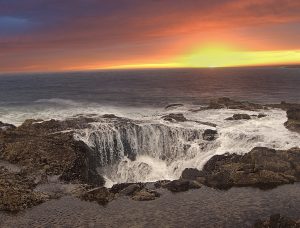 Thor's Well at sunset